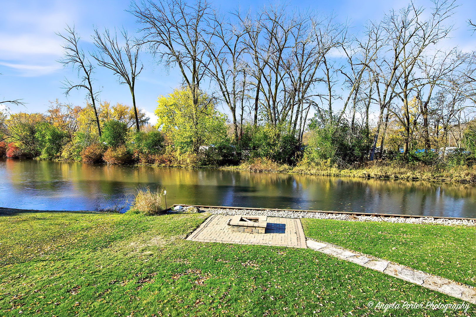 37682 N Us Highway 12 Highway, Spring Grove, IL 60081