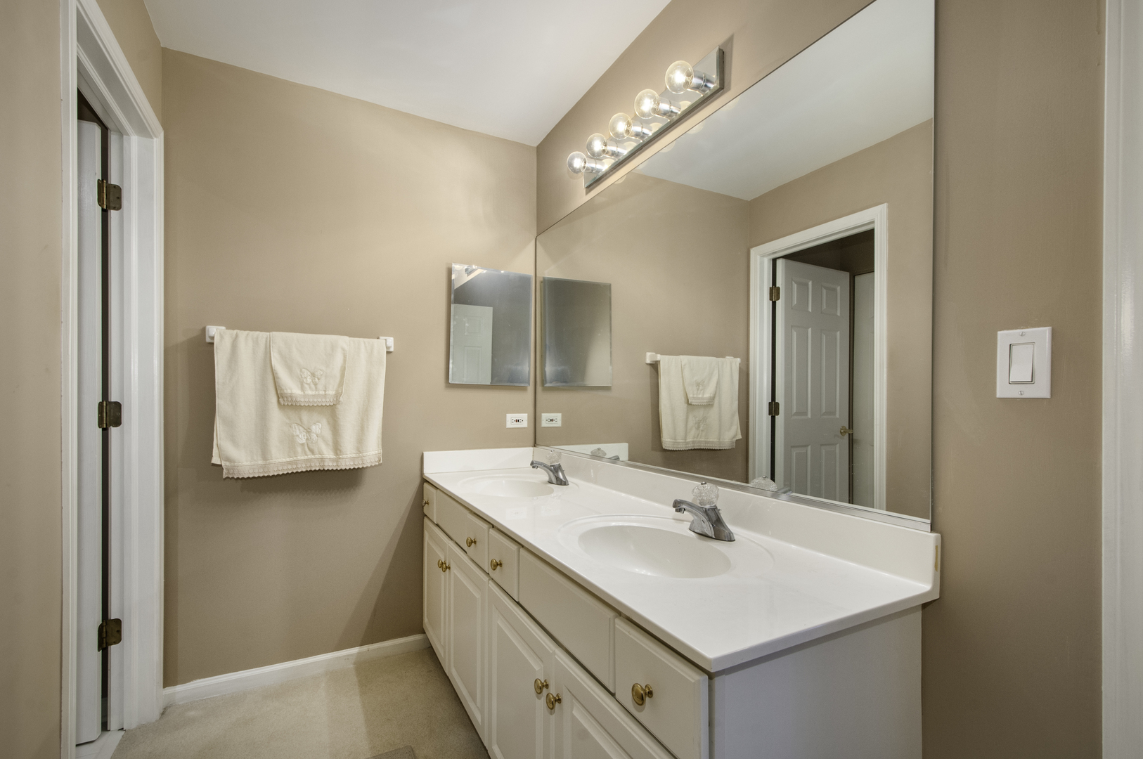 120 Fairway Drive, La Grange, IL 60525