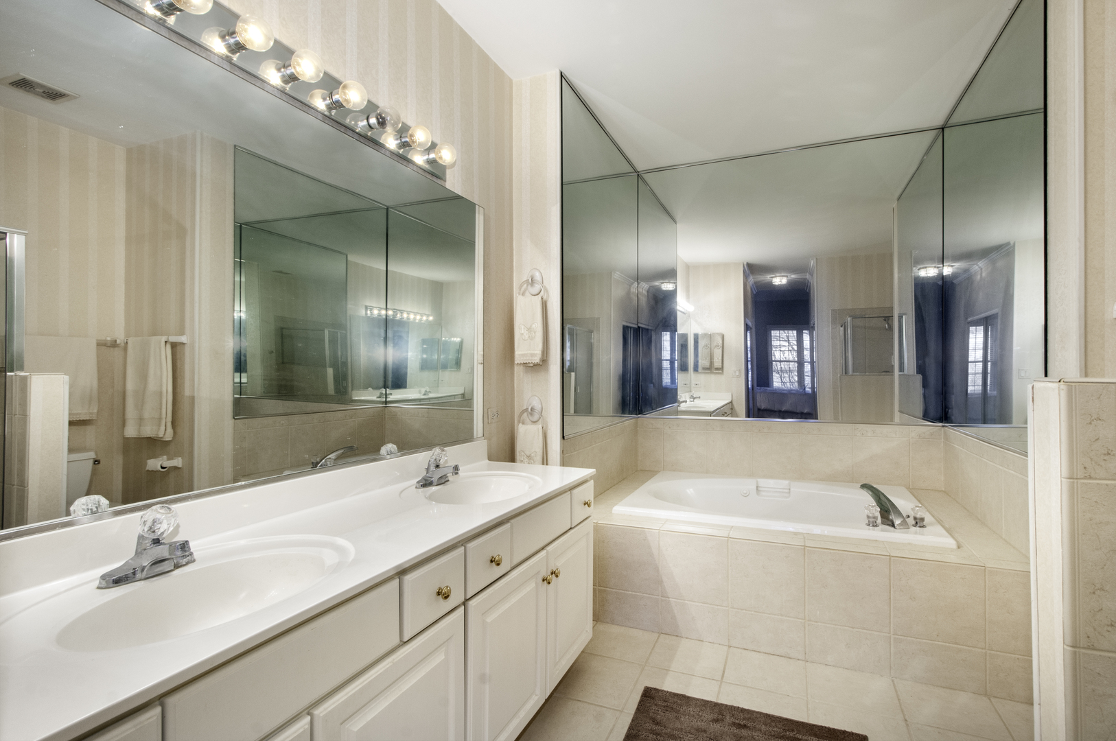 120 Fairway Drive, La Grange, IL 60525