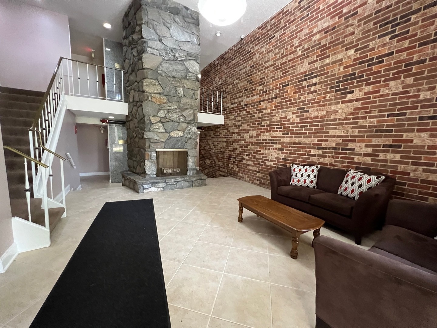 850 S Lorraine Road #3L, Wheaton, IL 60189