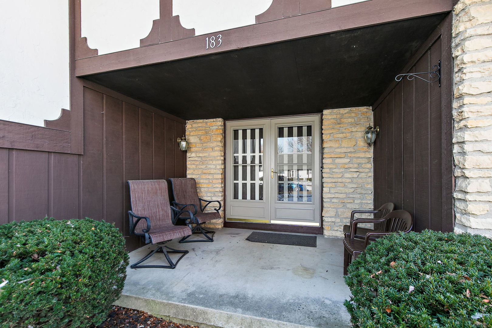 183 Brookside Drive, Elgin, IL 60123