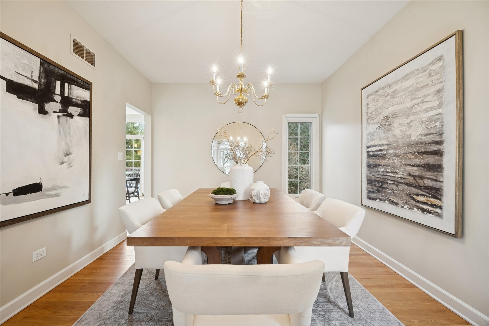 15 Gilbert Avenue, Clarendon Hills, IL 60514