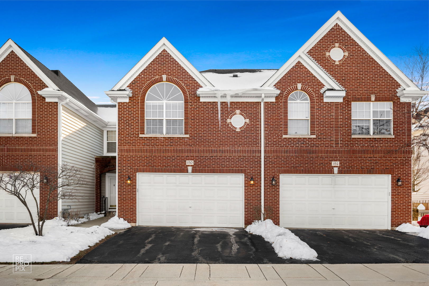 150 Fulbright Lane, Schaumburg, IL 60194