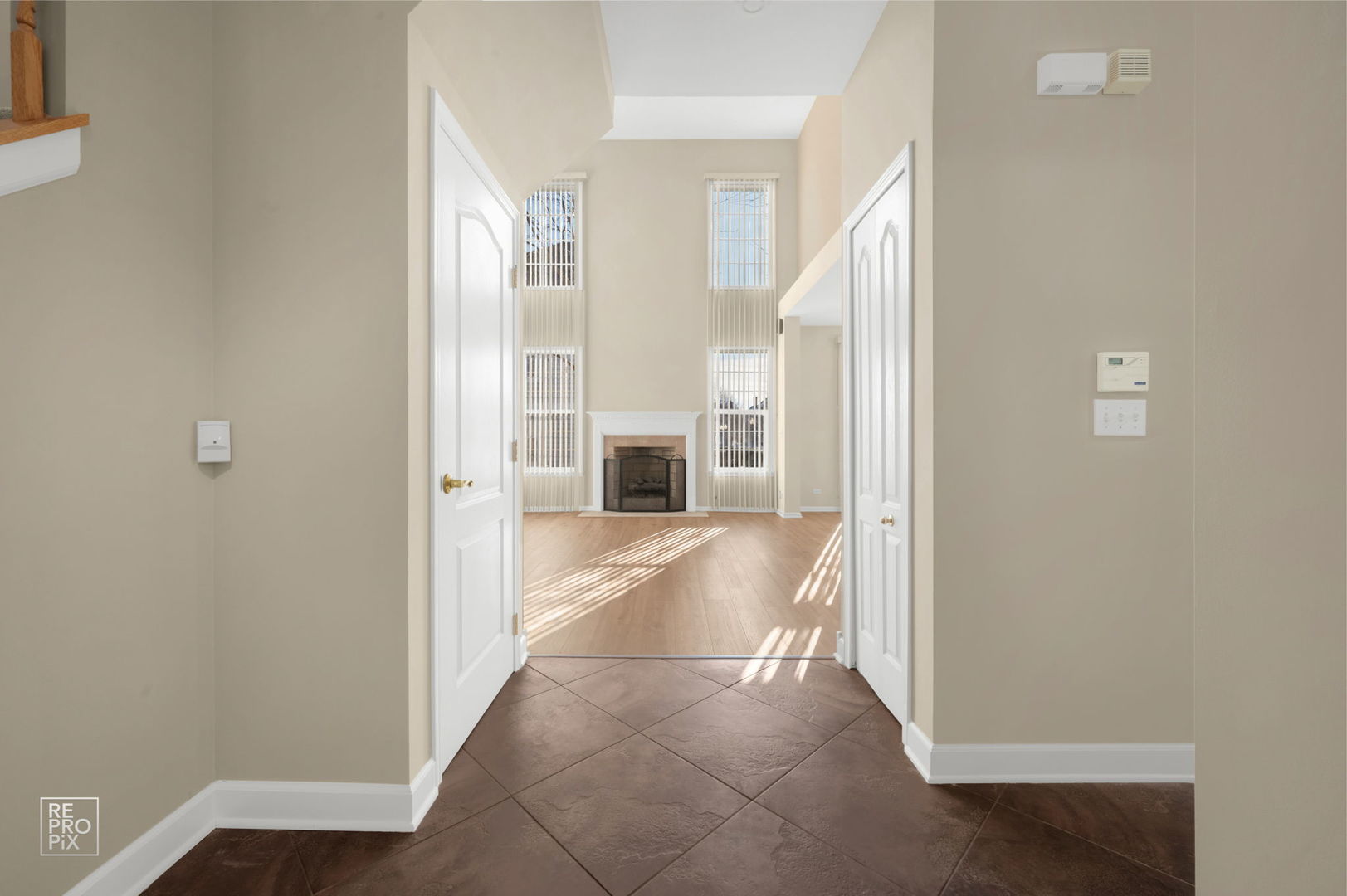 150 Fulbright Lane, Schaumburg, IL 60194