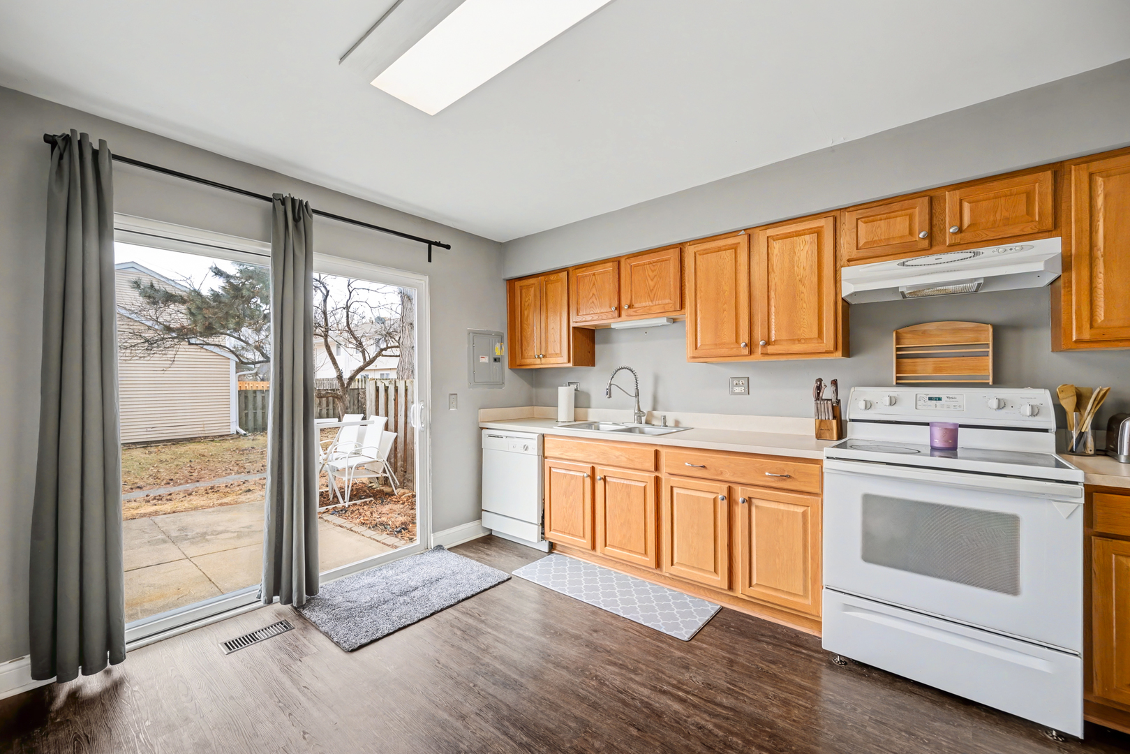 766 Colorado Court, Carol Stream, IL 60188