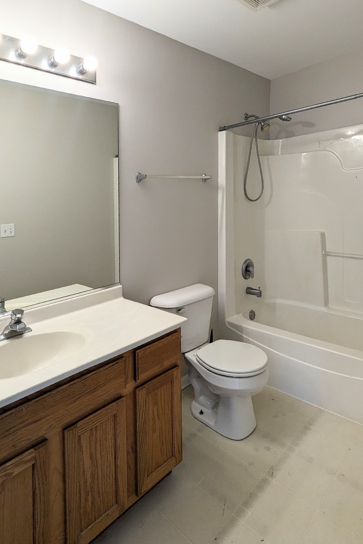 2310 Shiloh Drive, Aurora, IL 60503