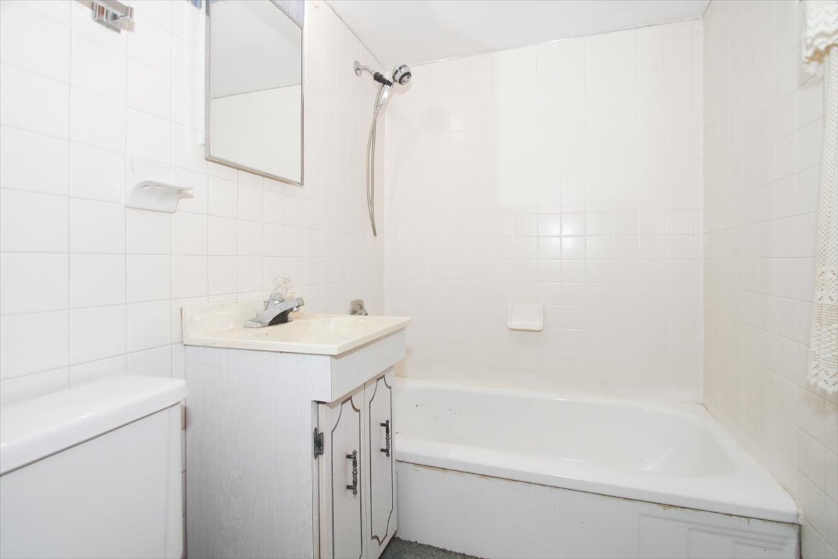 434 E Thacker Street, Des Plaines, IL 60016