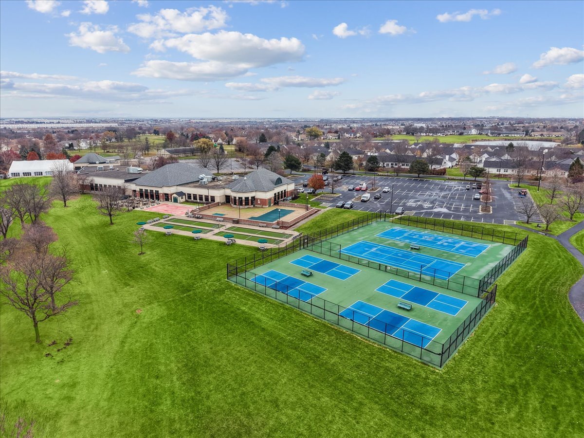 21327 W Redwood Drive, Plainfield, IL 60544