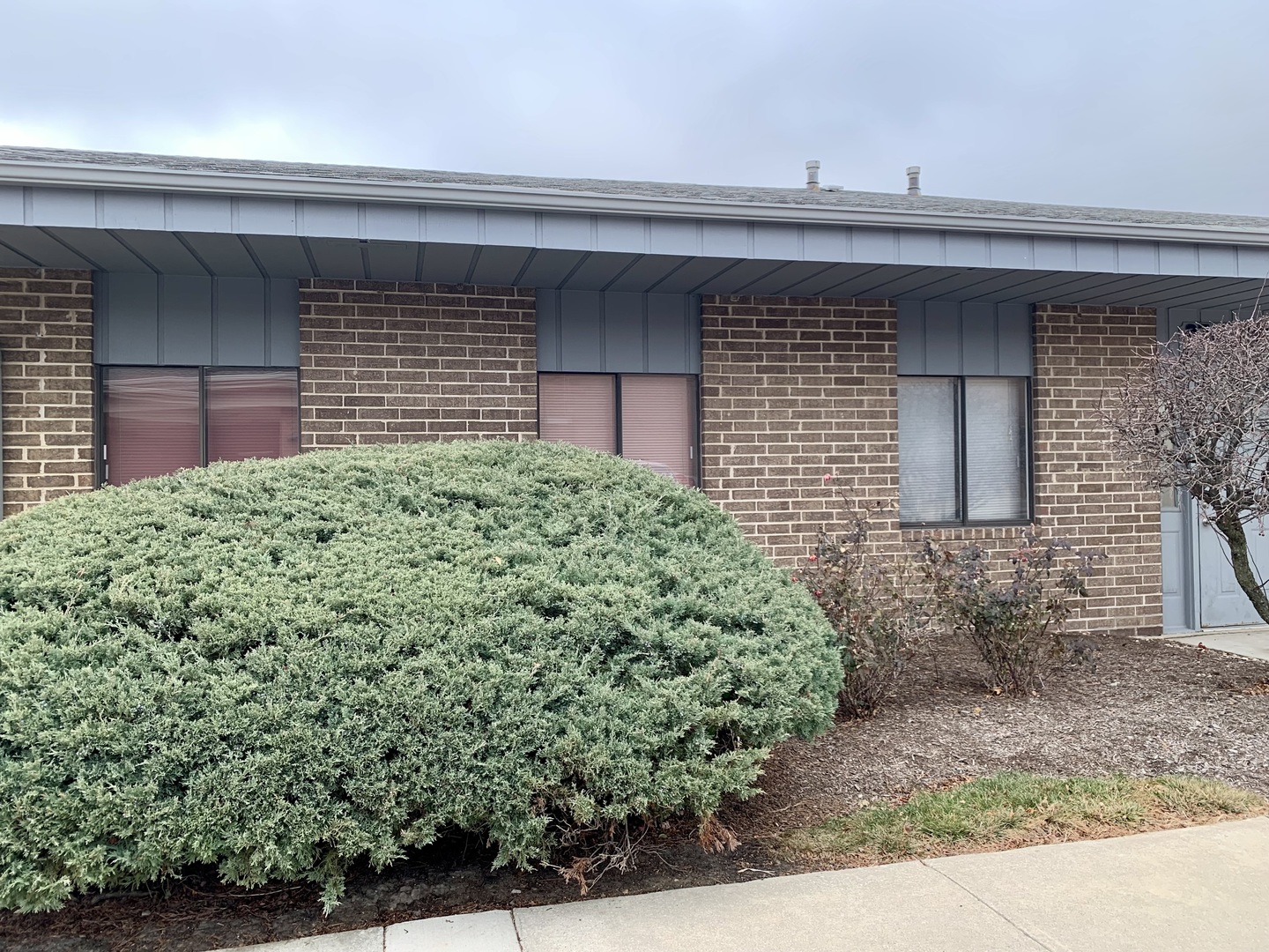 27W281 Geneva Road #D-J, Winfield, IL 60190