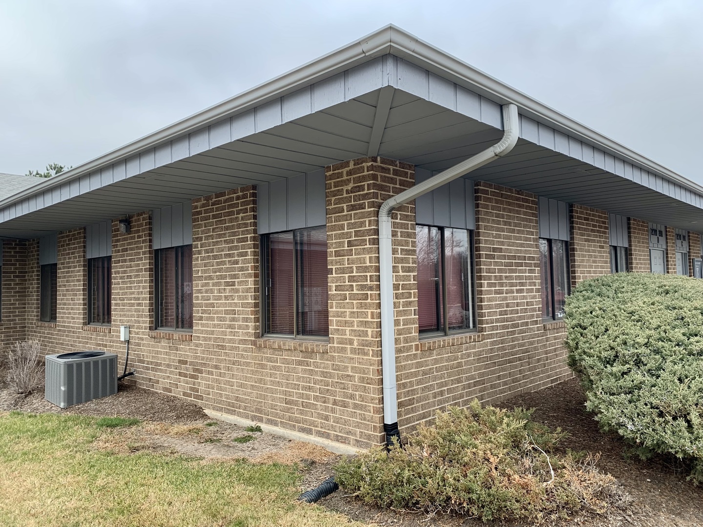 27W281 Geneva Road #D-J, Winfield, IL 60190