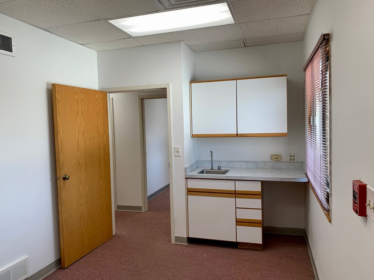 27W281 Geneva Road #D-J, Winfield, IL 60190