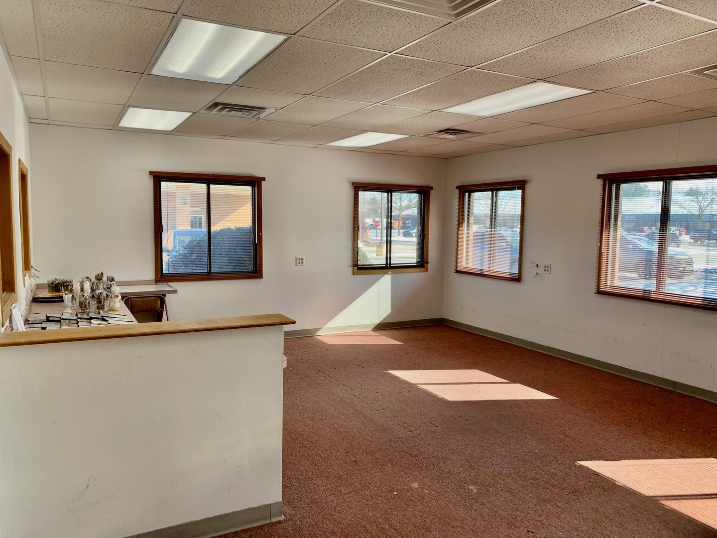 27W281 Geneva Road #D-J, Winfield, IL 60190