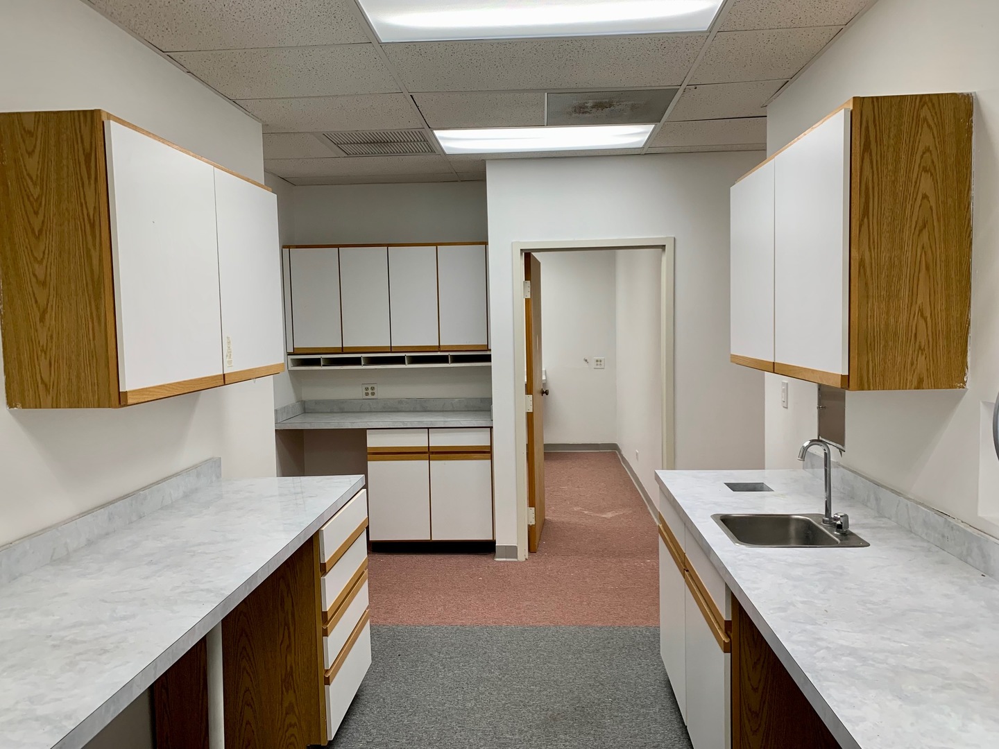 27W281 Geneva Road #D-J, Winfield, IL 60190