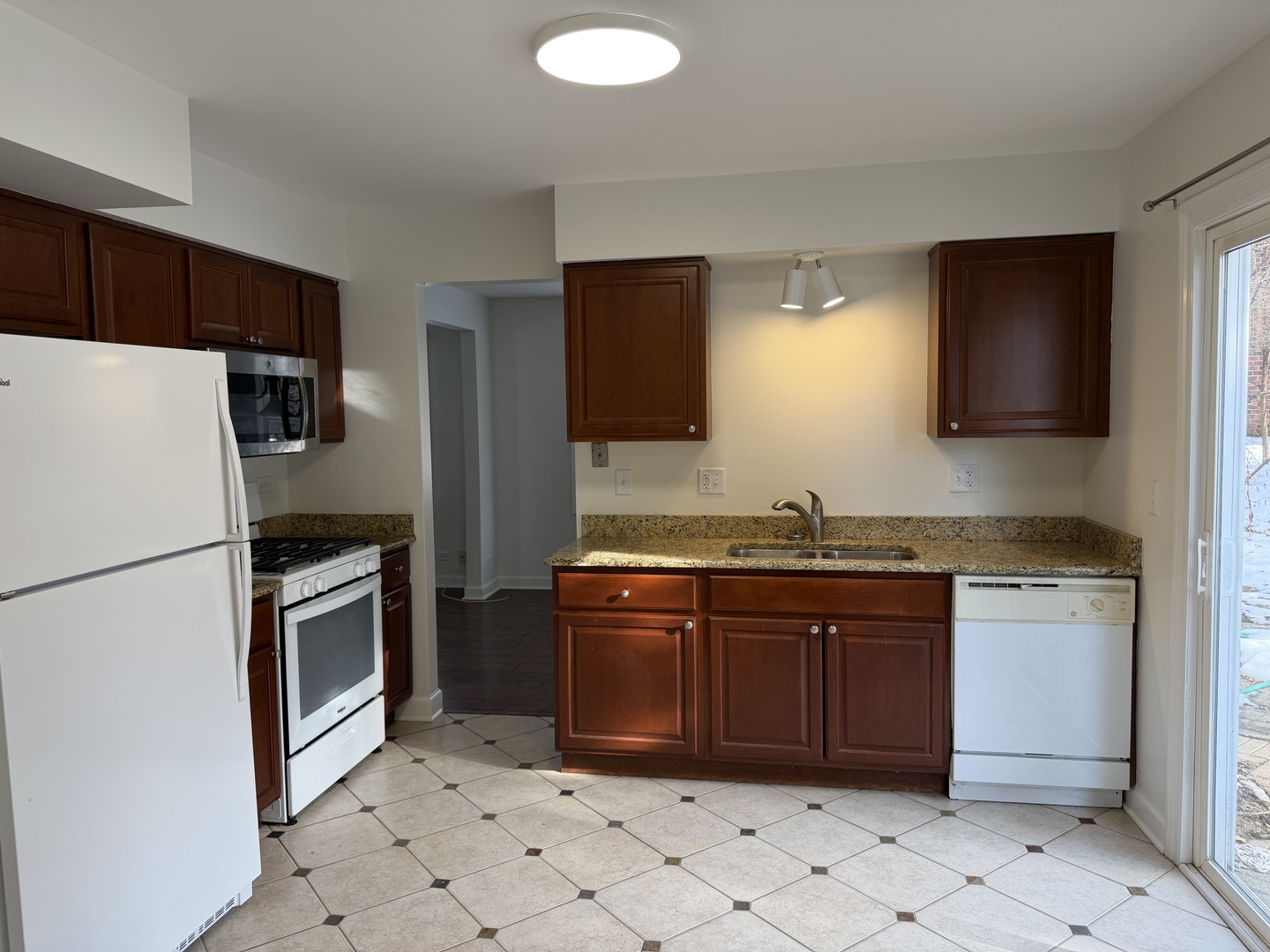 999 Devonshire Avenue, Naperville, IL 60540