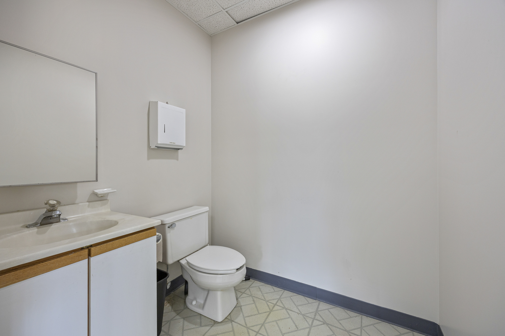 27W281 Geneva Road #K2, Winfield, IL 60190