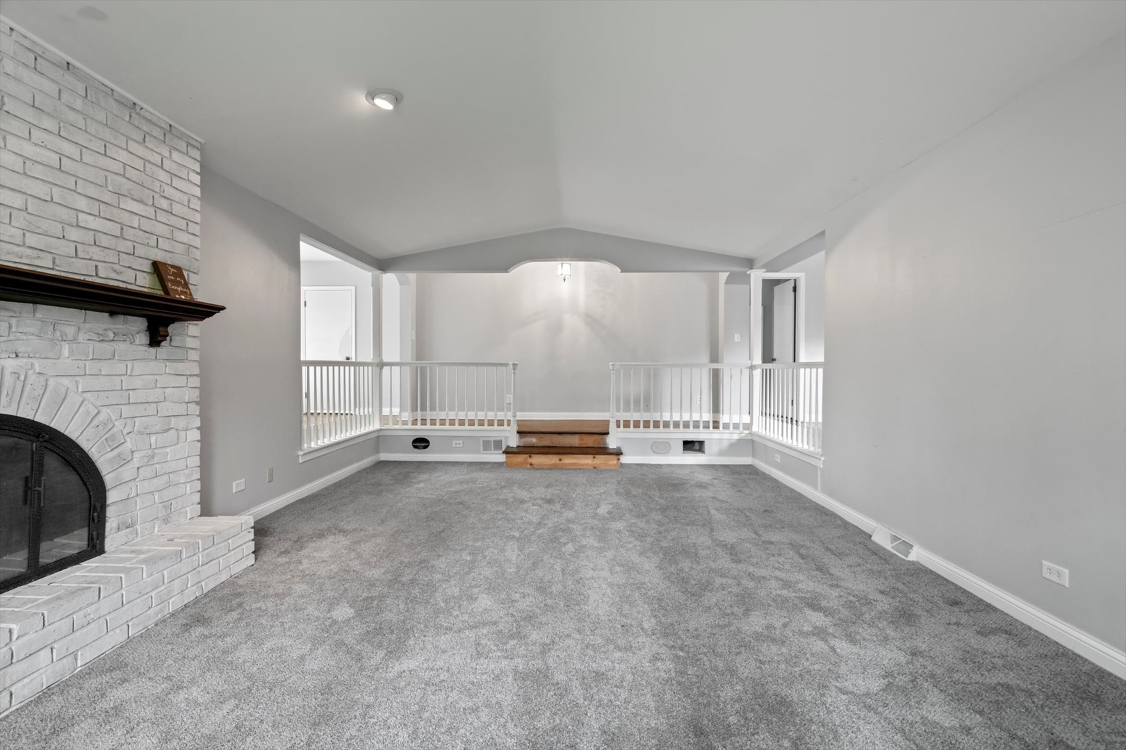 15285 State Street, South Holland, IL 60473