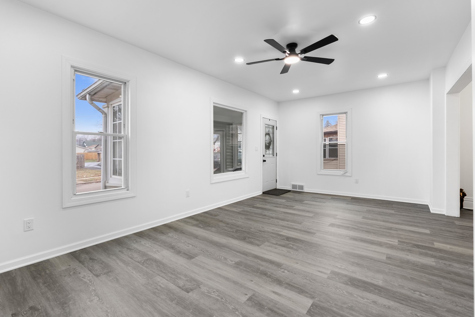 544 Charles Street, Aurora, IL 60506