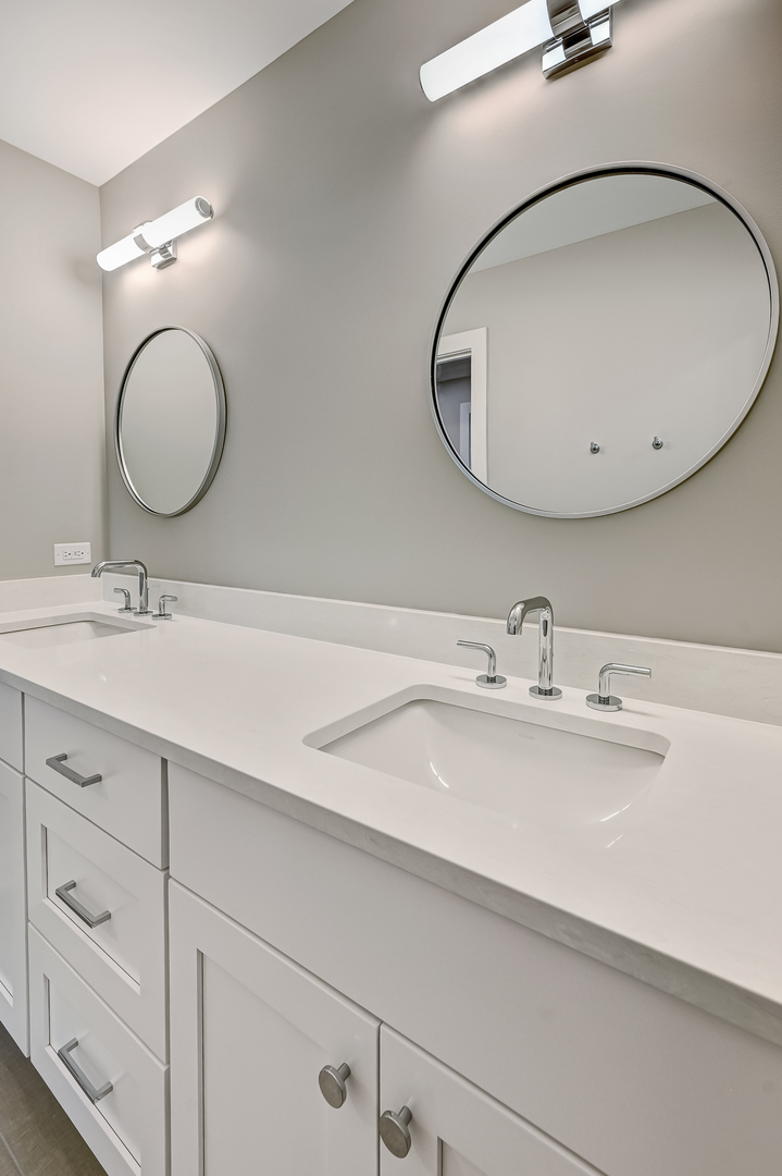 131 Harding Court, Glen Ellyn, IL 60137