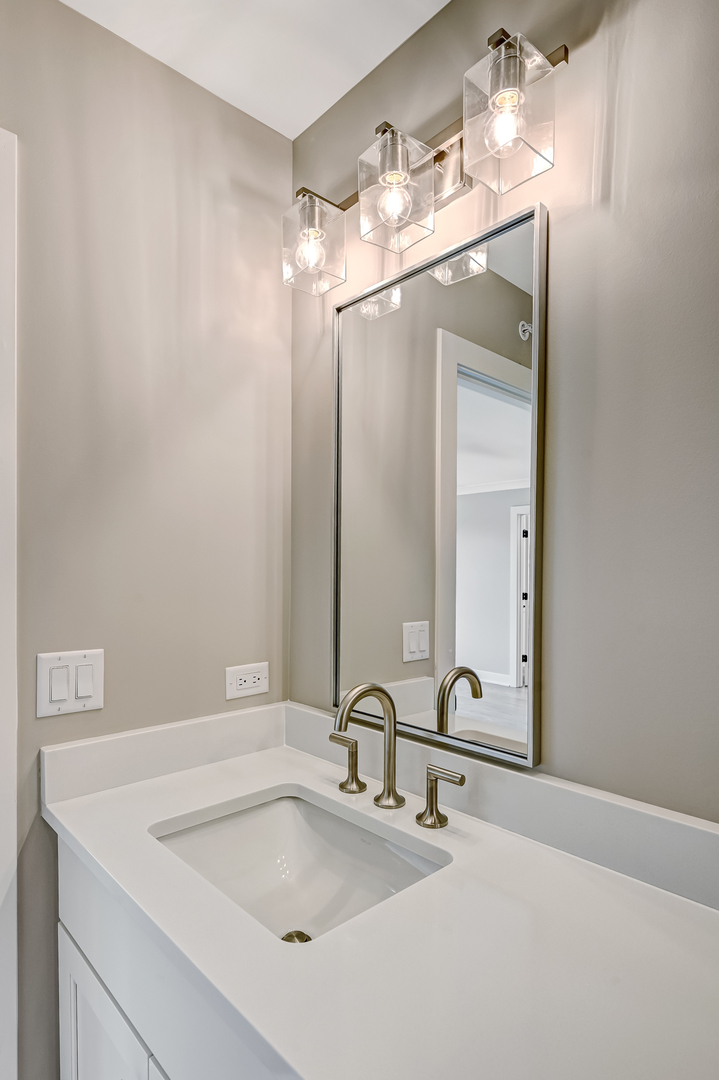 131 Harding Court, Glen Ellyn, IL 60137