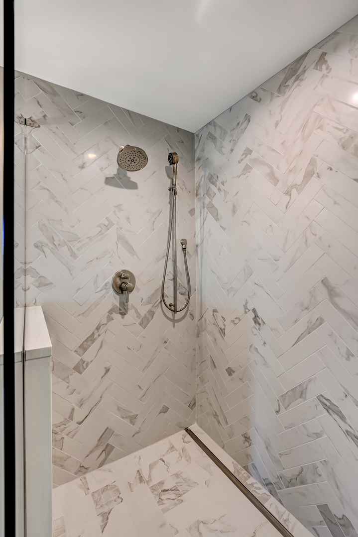 131 Harding Court, Glen Ellyn, IL 60137