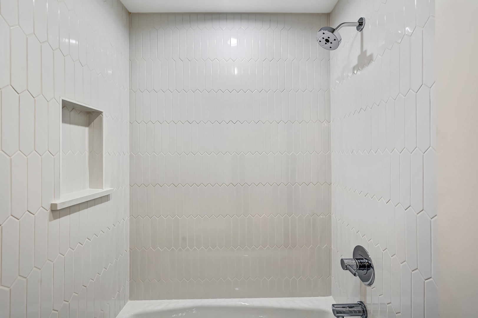 131 Harding Court, Glen Ellyn, IL 60137