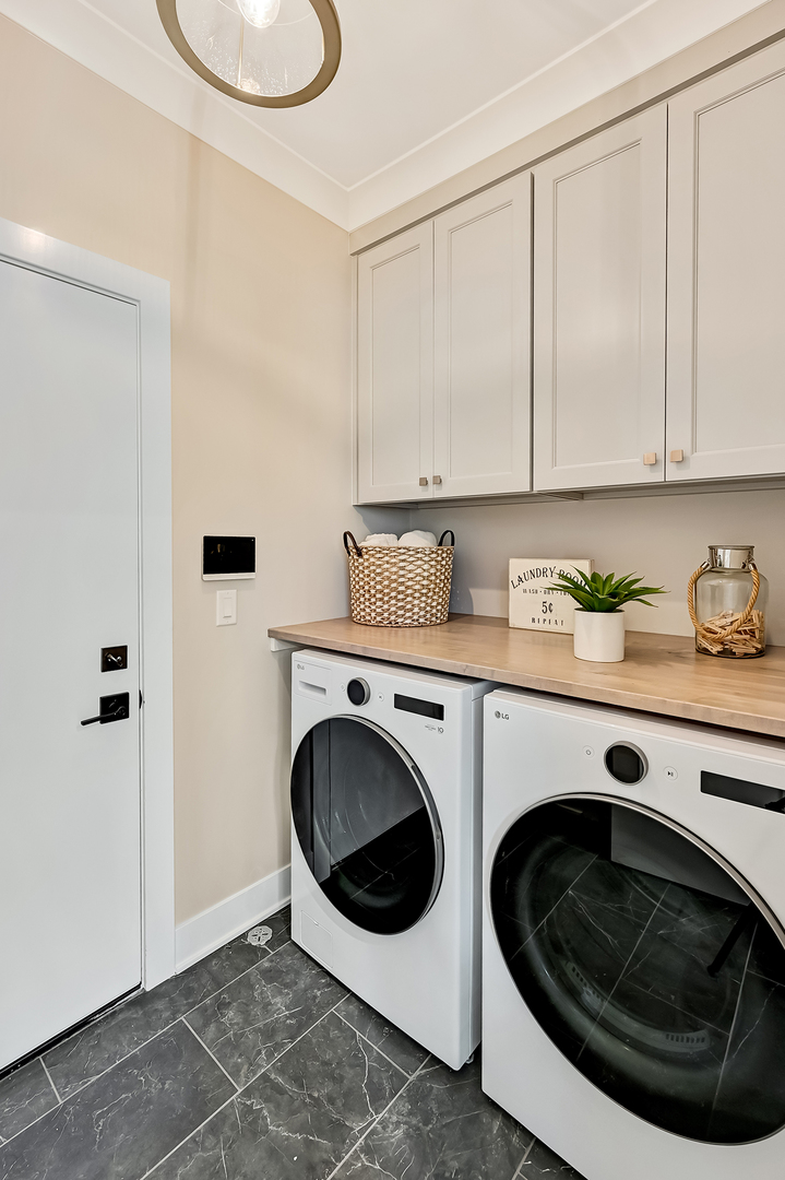 129 Harding Court, Glen Ellyn, IL 60137