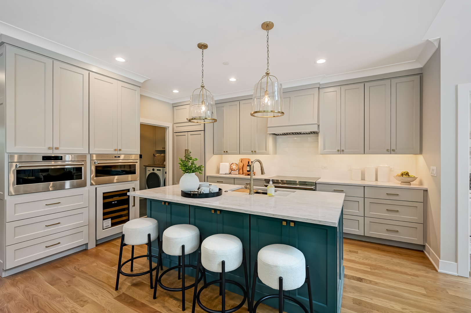 129 Harding Court, Glen Ellyn, IL 60137