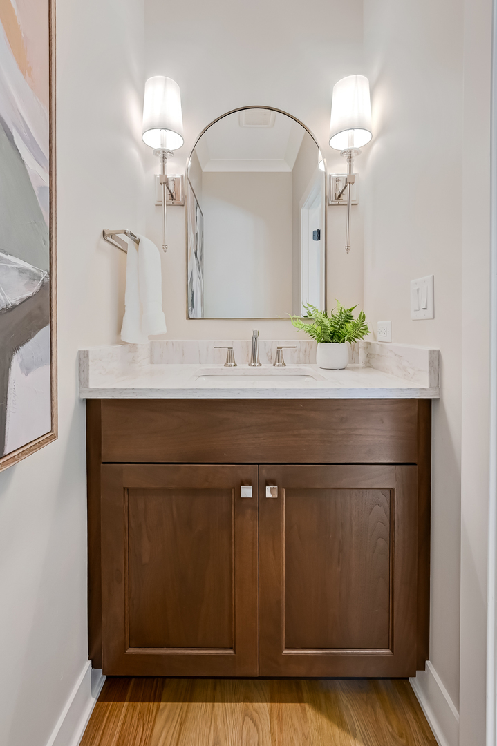 129 Harding Court, Glen Ellyn, IL 60137