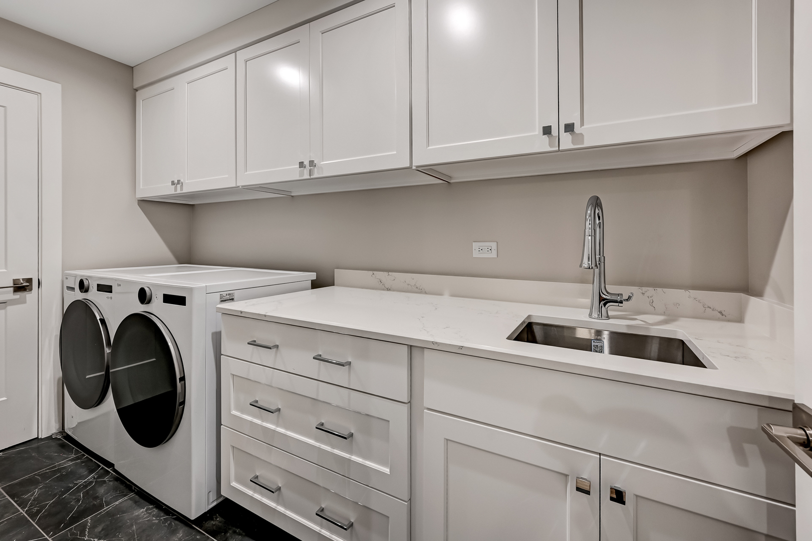 133 Harding Court, Glen Ellyn, IL 60137