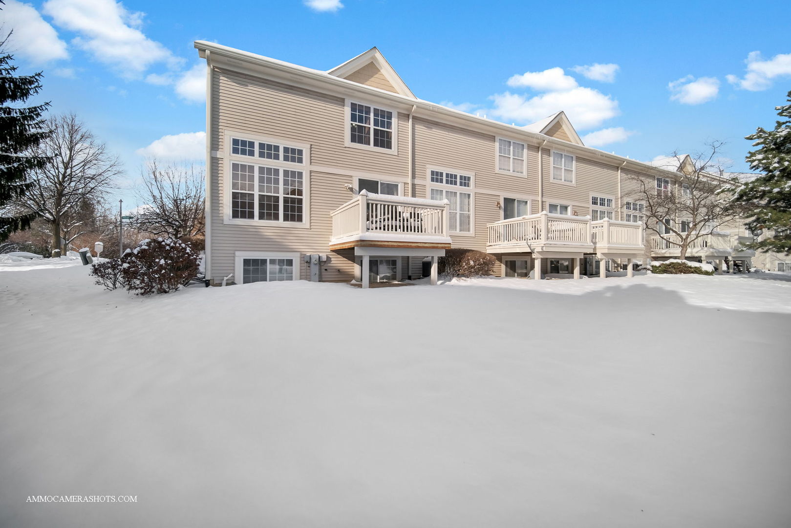 369 Vaughn Circle, Aurora, IL 60502