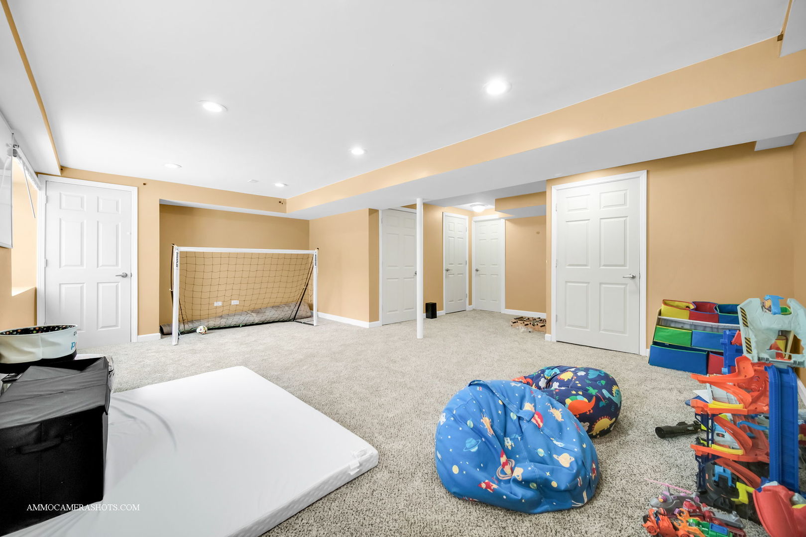 369 Vaughn Circle, Aurora, IL 60502