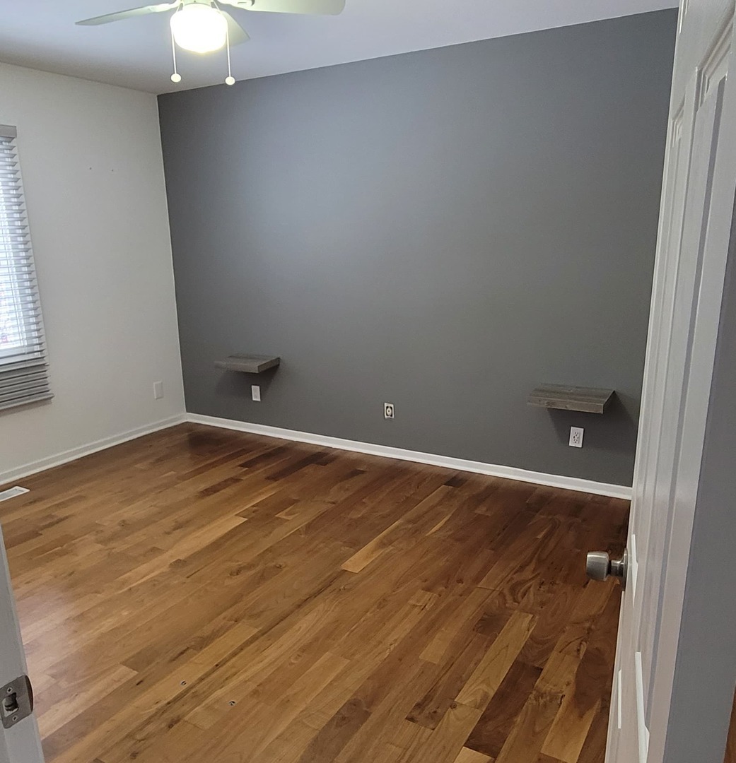 996 Hawthorne Drive, Crystal Lake, IL 60014