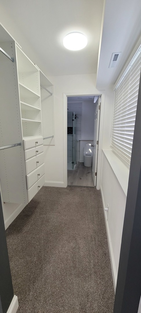 996 Hawthorne Drive, Crystal Lake, IL 60014