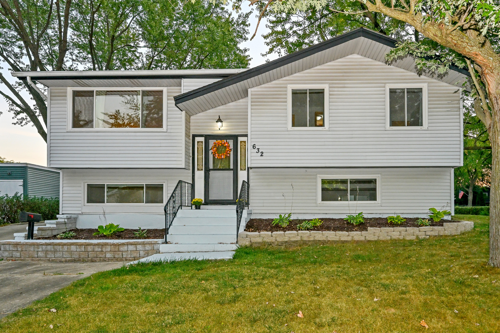 632 Grace Lane, Schaumburg, IL 60193