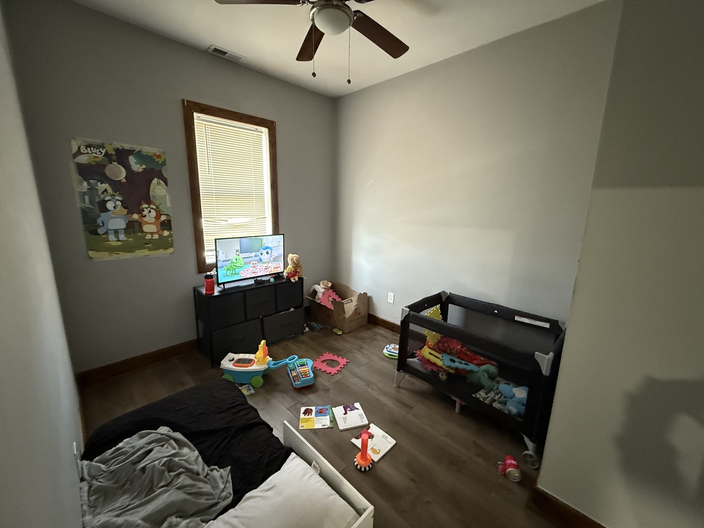 6049 S MORGAN Street, Chicago, IL 60621