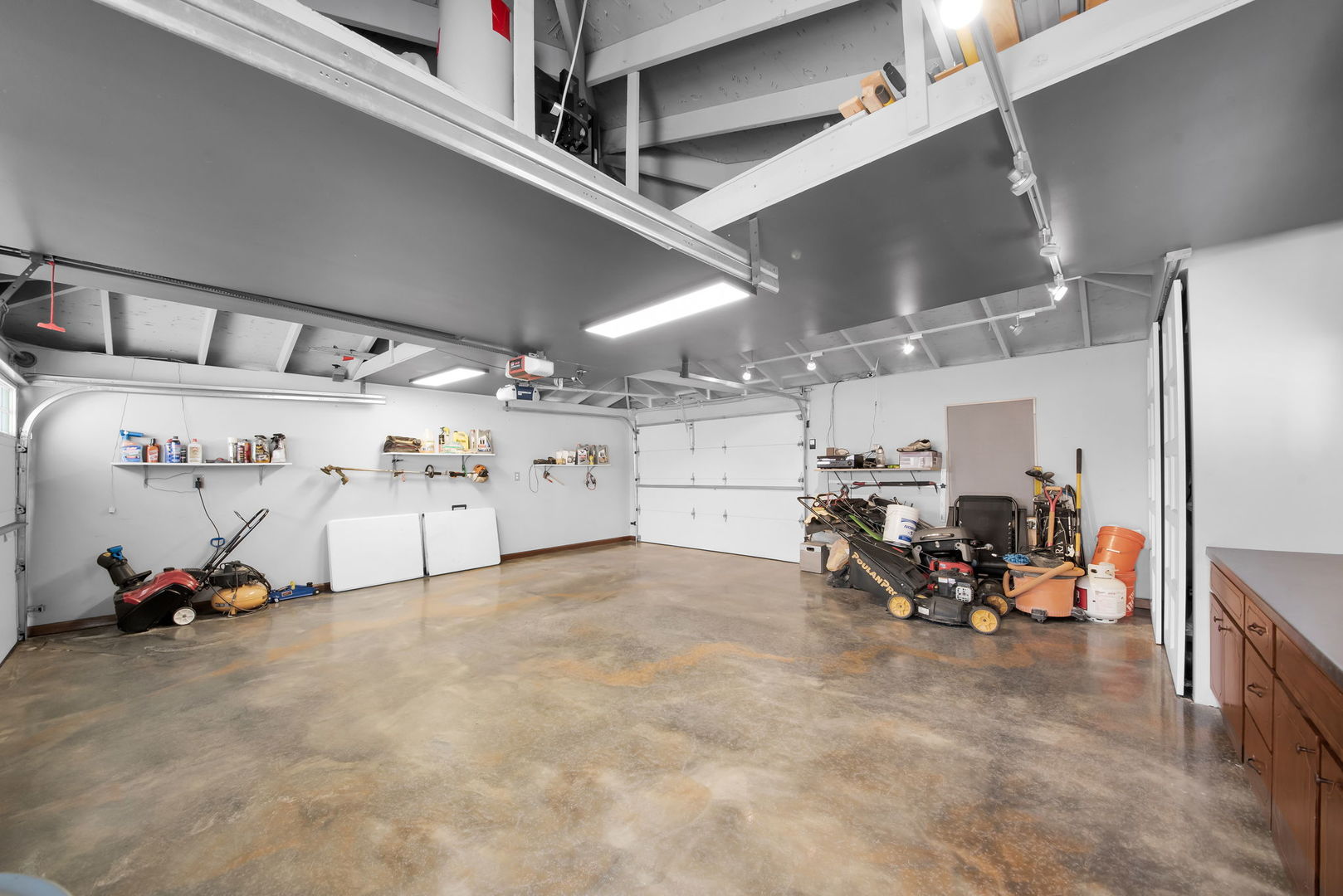 7820 Nagle Avenue, Burbank, IL 60459