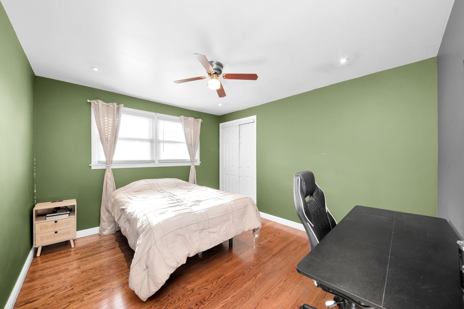 7820 Nagle Avenue, Burbank, IL 60459