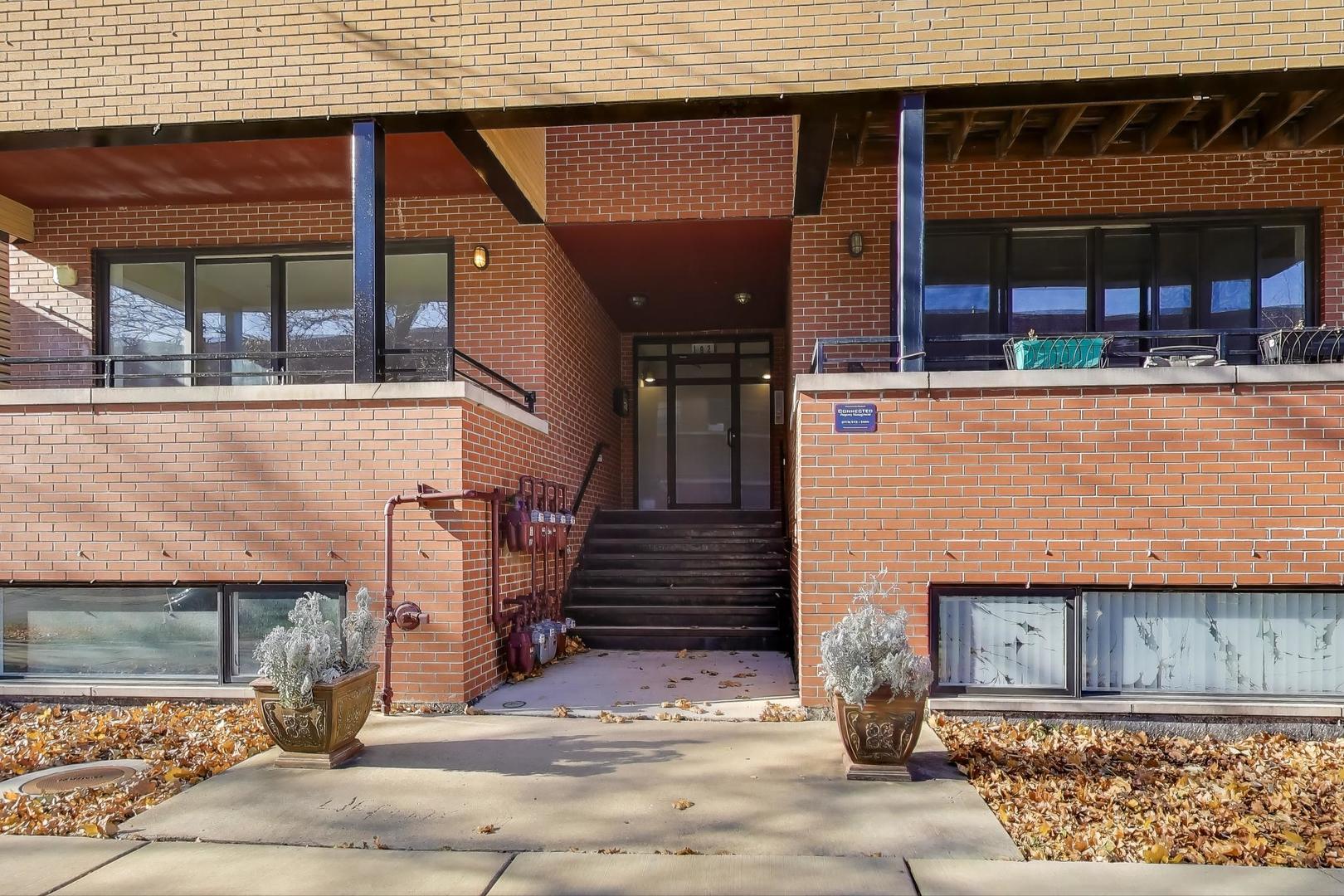 1920 N Springfield Avenue #1S, Chicago, IL 60647