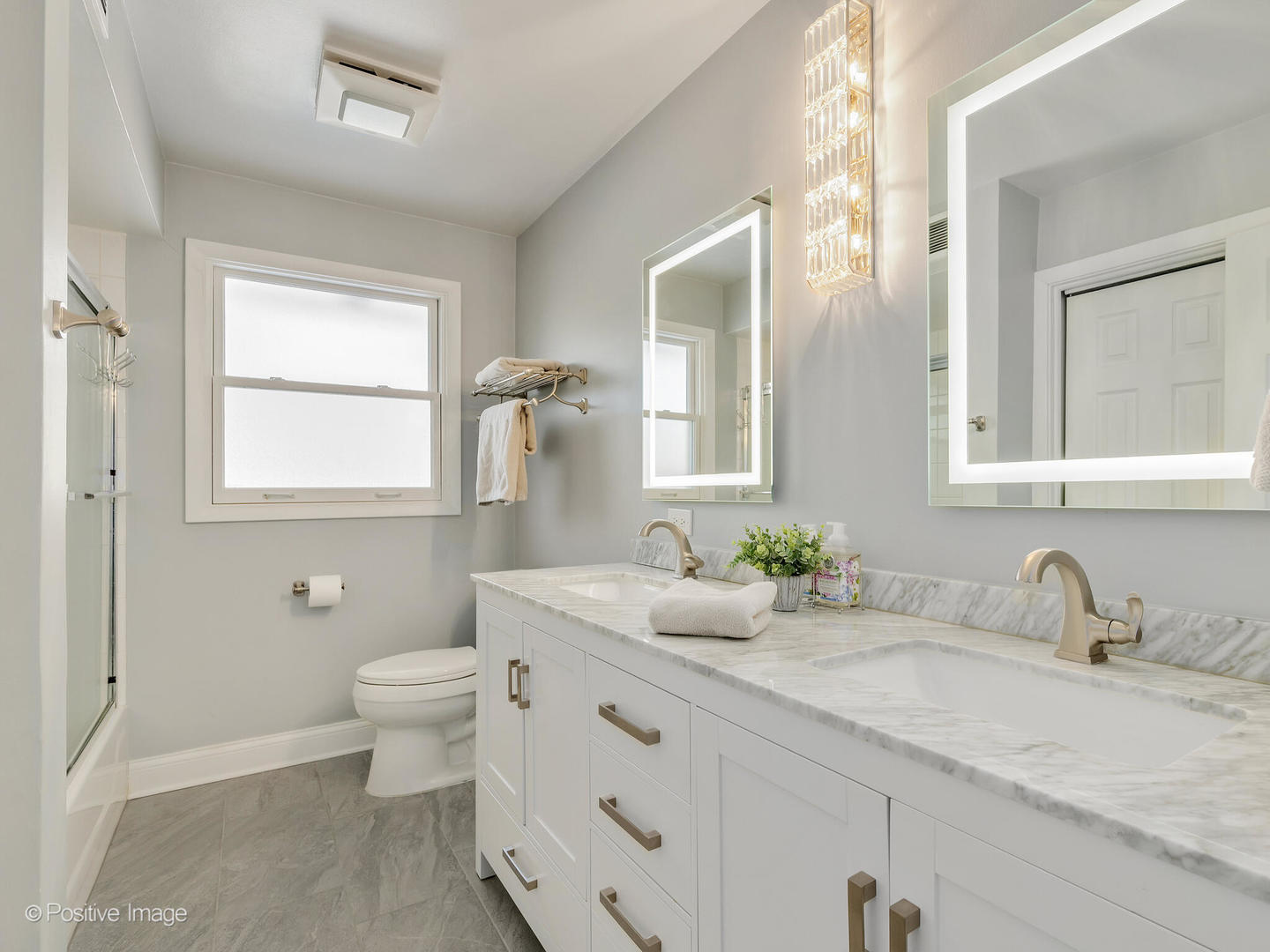 23W070 Mulberry Lane, Glen Ellyn, IL 60137