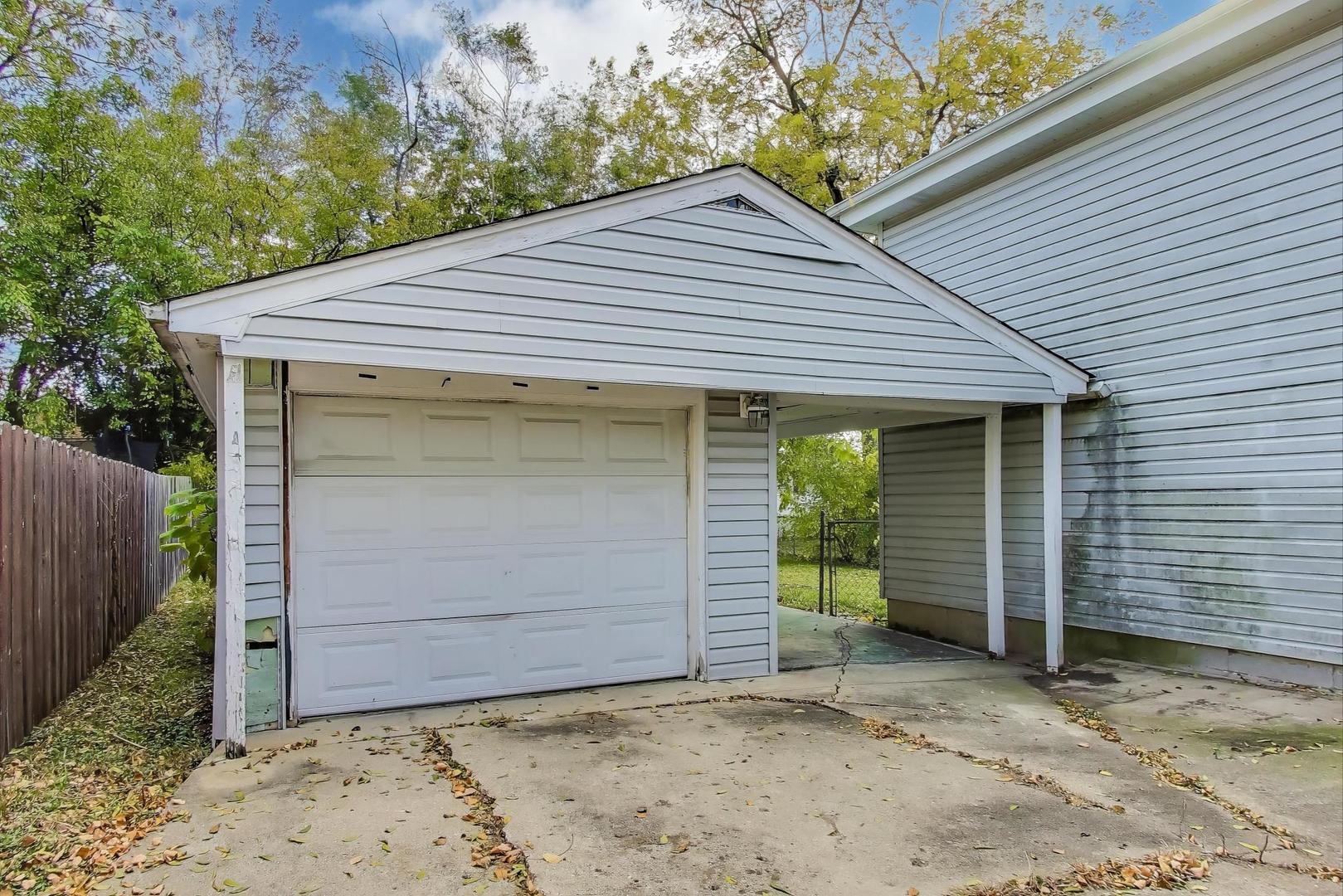 221 HEINE Avenue, Elgin, IL 60123