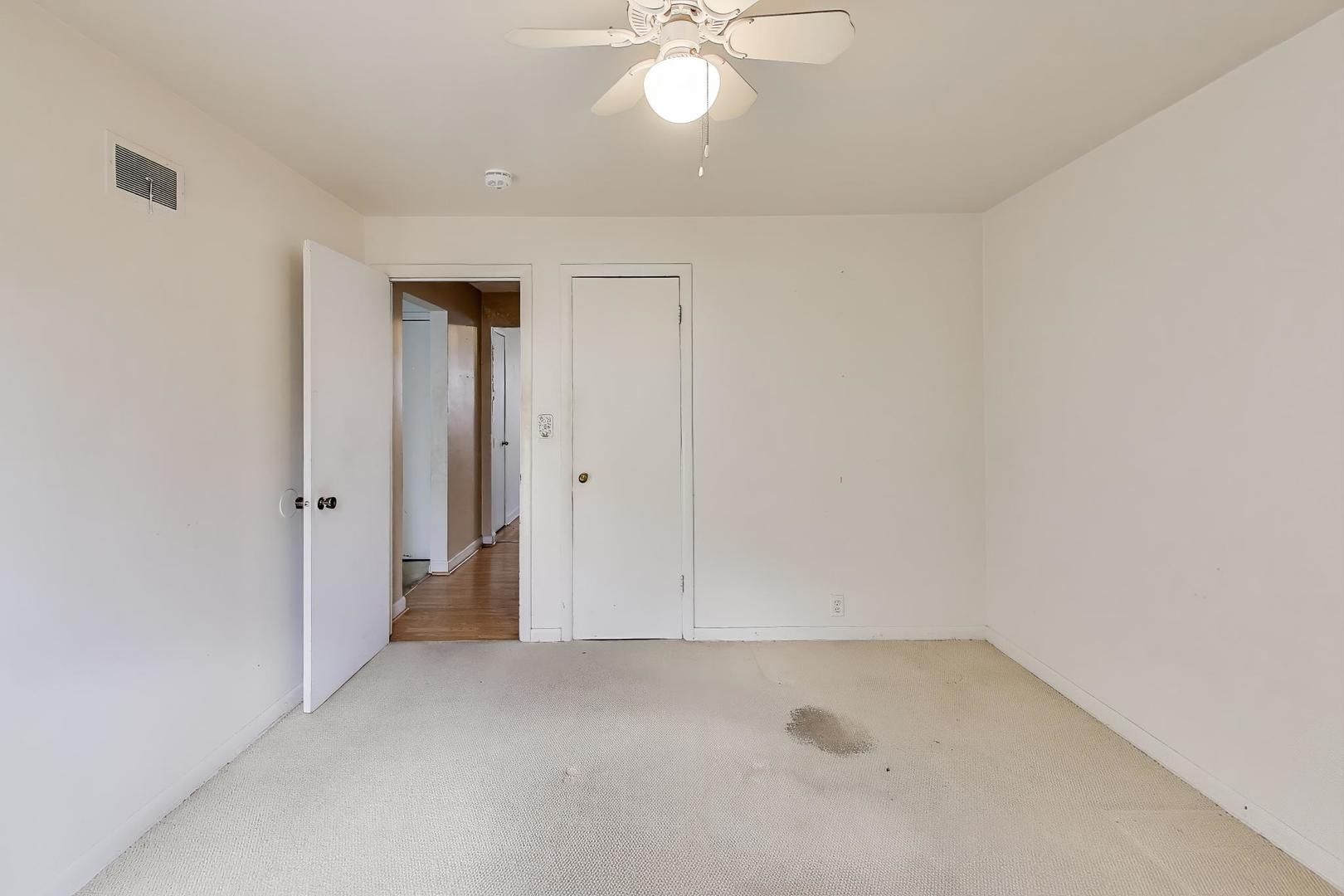 221 HEINE Avenue, Elgin, IL 60123