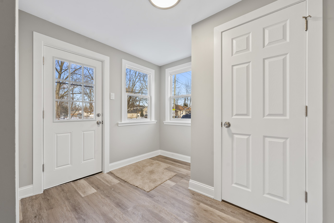 418 W Illinois Avenue, Aurora, IL 60506