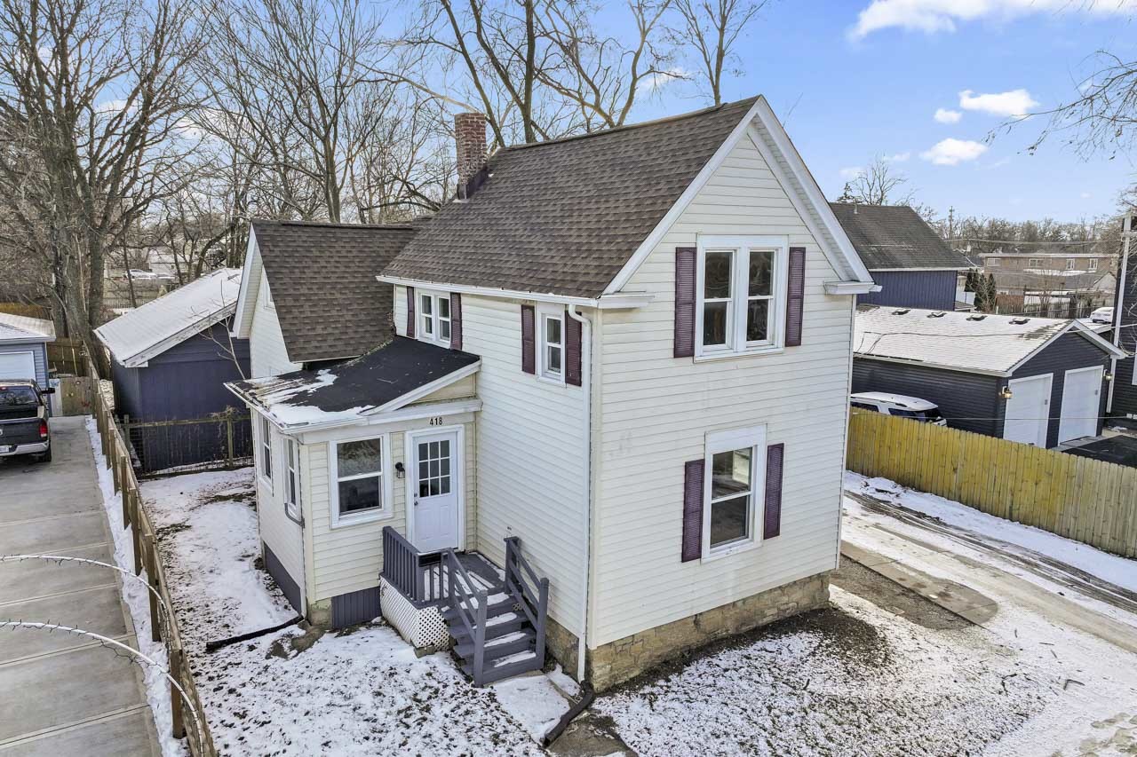 418 W Illinois Avenue, Aurora, IL 60506