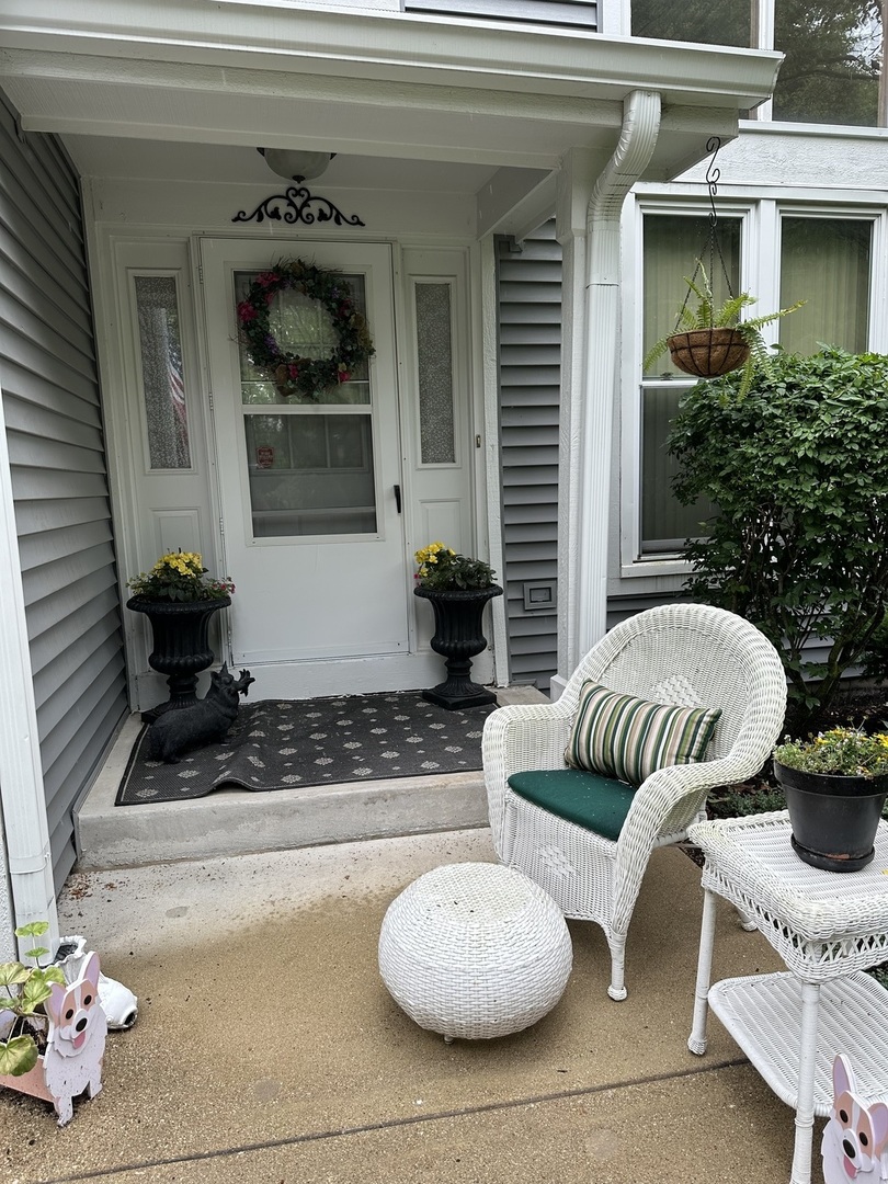 901 Heathrow Lane, Naperville, IL 60540