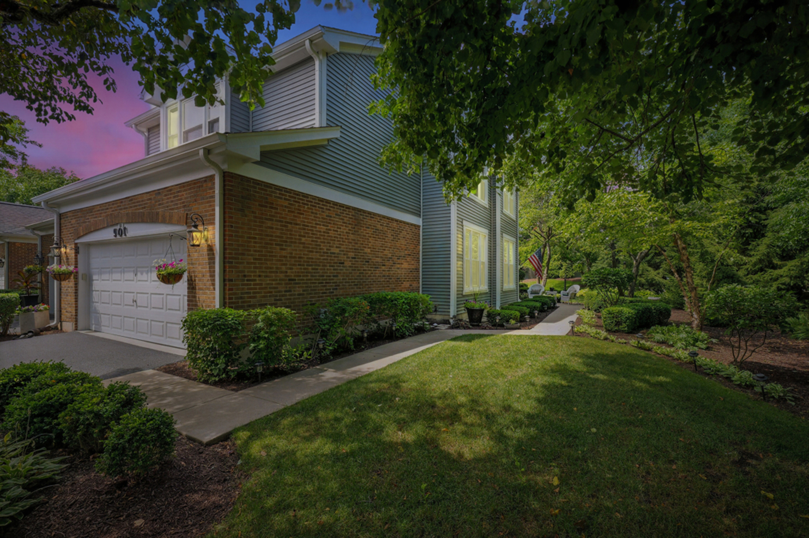 901 Heathrow Lane, Naperville, IL 60540