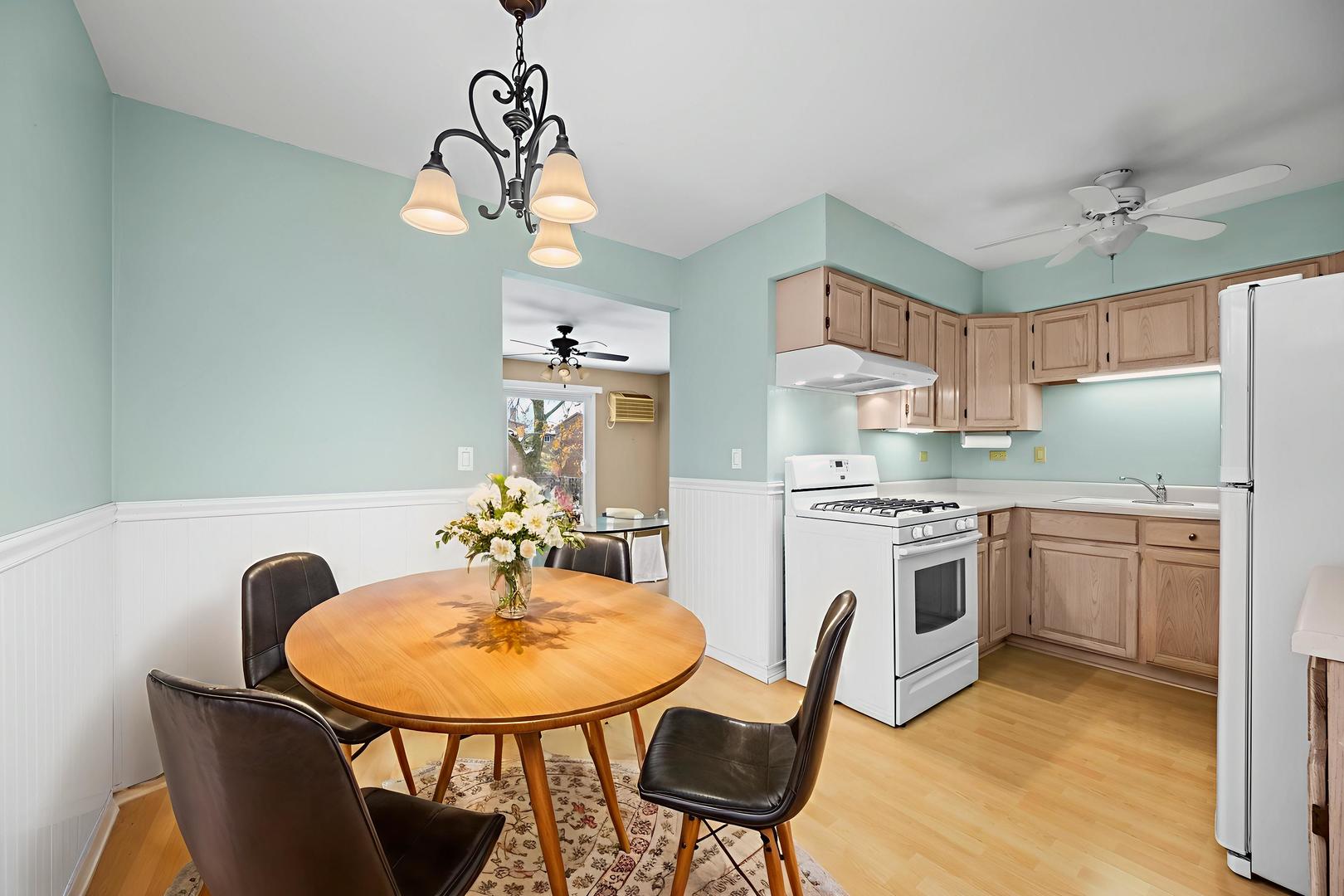 1313 N Baldwin Court #2C, Palatine, IL 60074