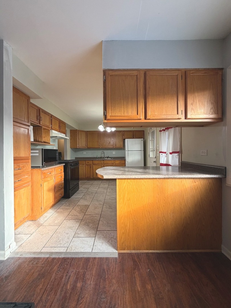 450 E Mulberry Court, Glenwood, IL 60425