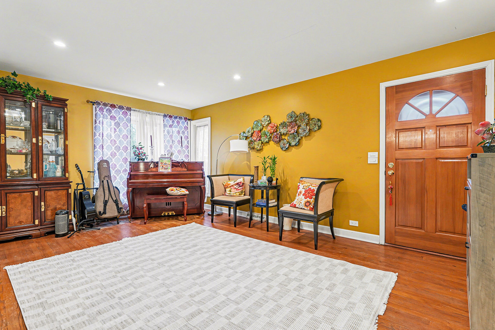 9417 Lawler Avenue, Skokie, IL 60077