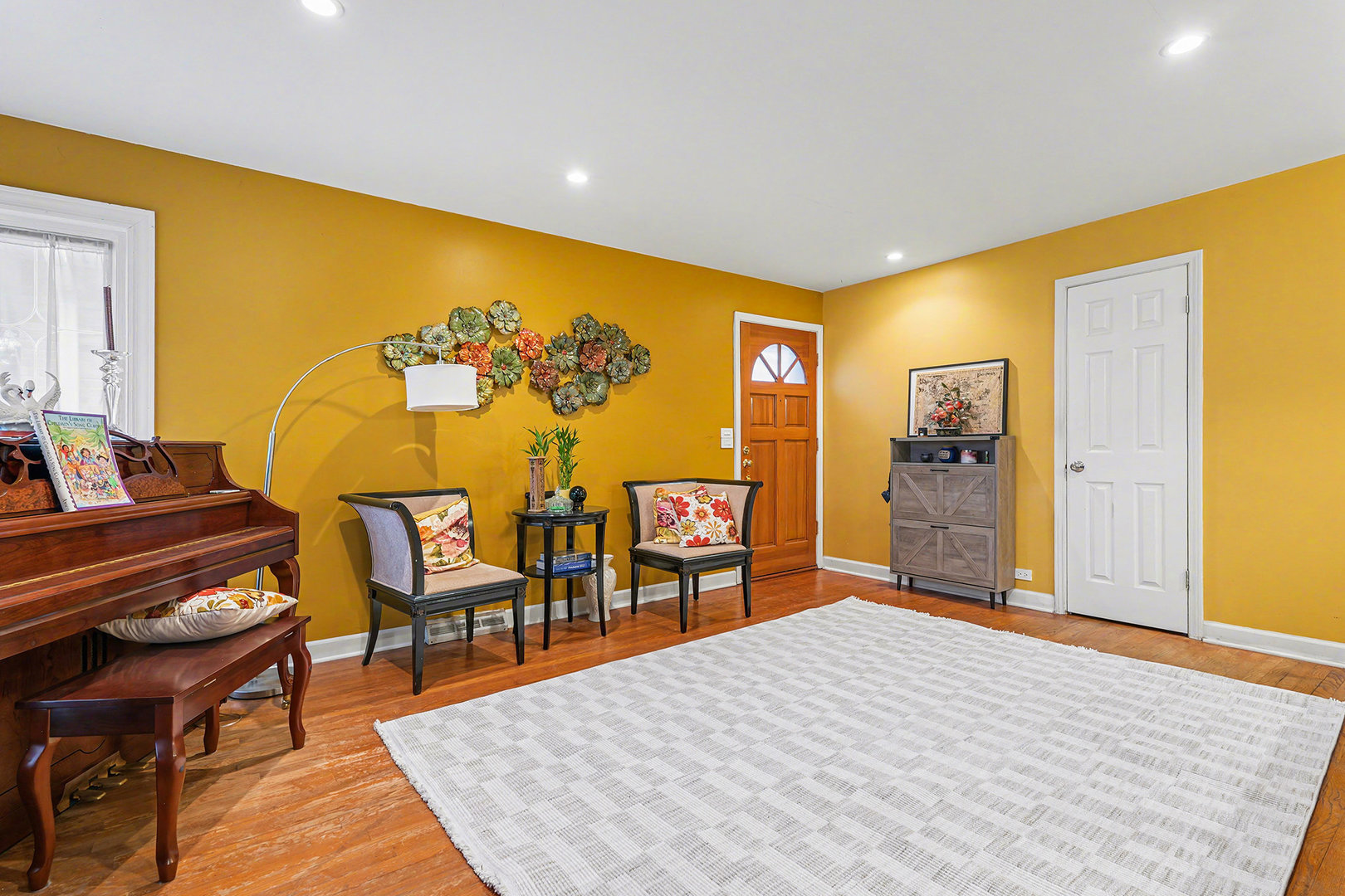 9417 Lawler Avenue, Skokie, IL 60077