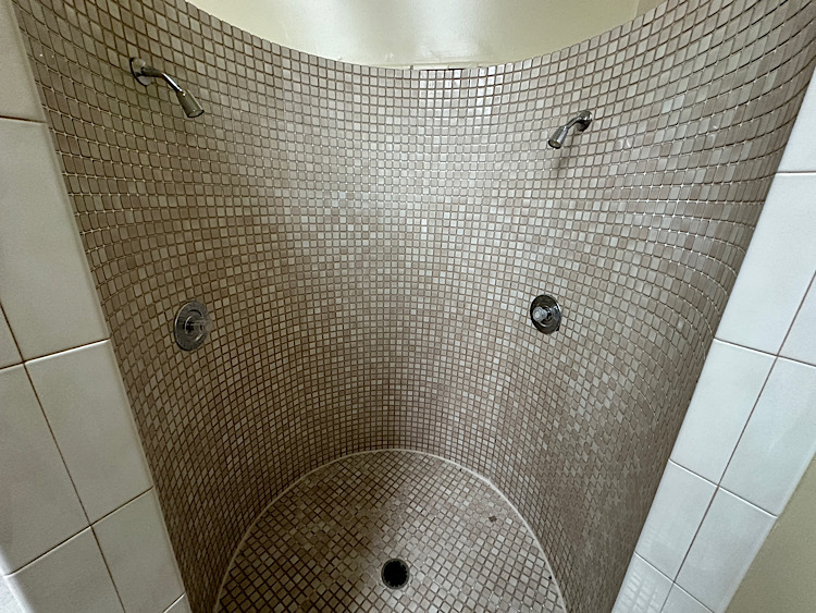 2726 Seiler Drive, Naperville, IL 60565